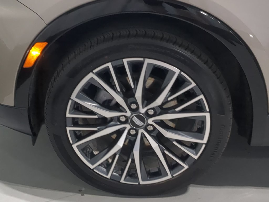 Used 2024 Cadillac XT4 Sport AWD/4WD image 17