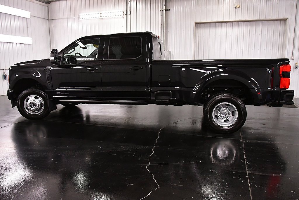 Used 2025 Ford F350 Platinum image 4