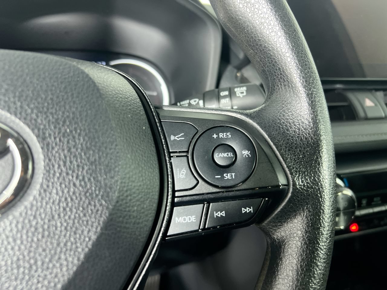 Used 2024 Toyota RAV4 XLE FWD image 13