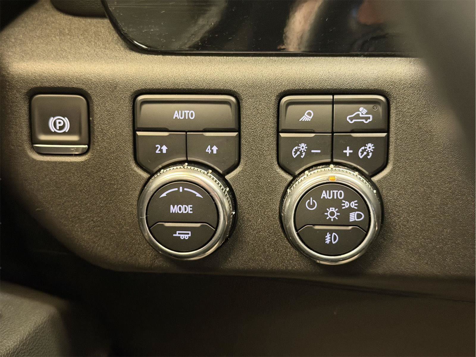 Certified 2025 GMC Sierra 1500 SLT AWD/4WD image 33