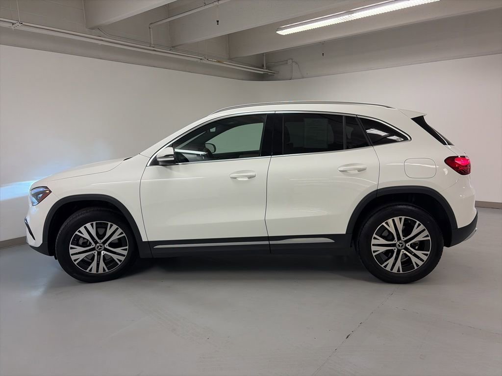 Certified 2025 Mercedes-Benz GLA 250 4MATIC image 4
