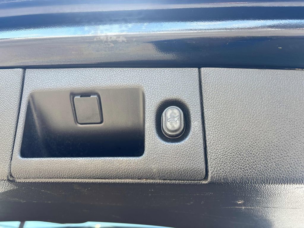 Used 2019 Chevrolet Suburban LT AWD/4WD image 29