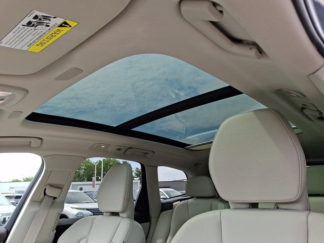 Used 2022 Volvo XC60 B5 Momentum w/ Climate Package AWD/4WD image 18