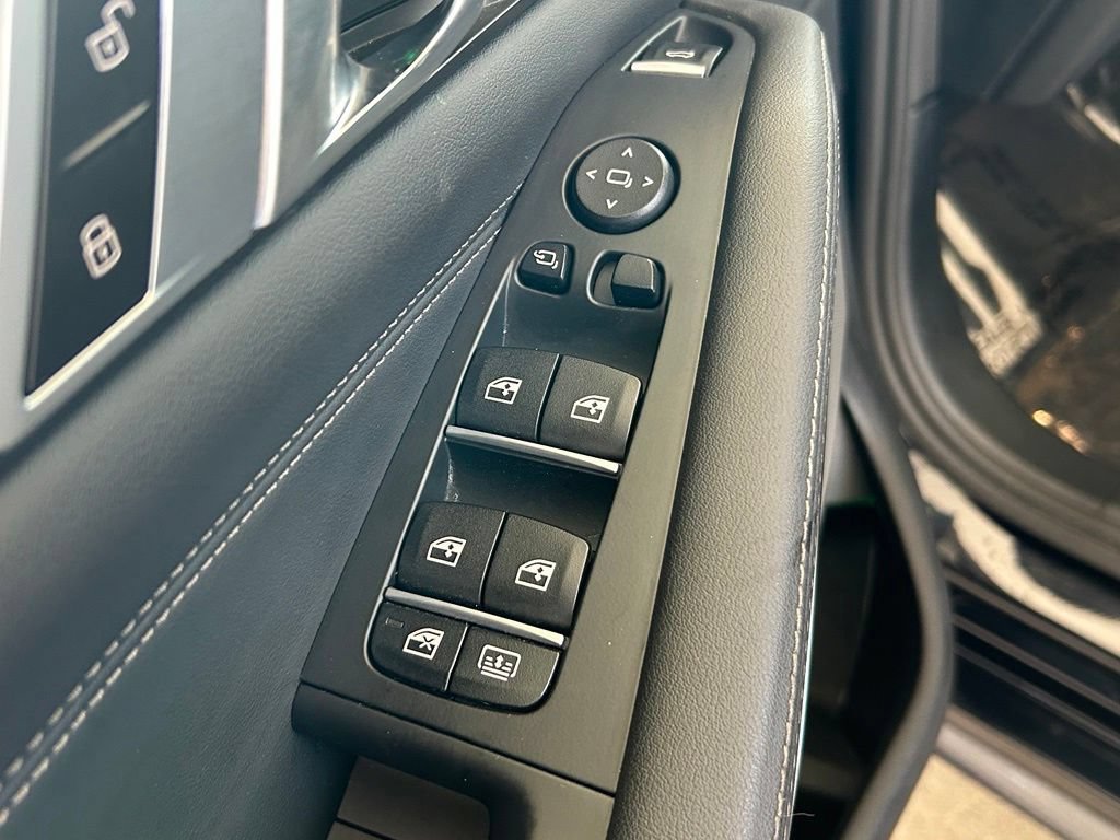 Used 2026 BMW X7 M60i AWD/4WD image 45