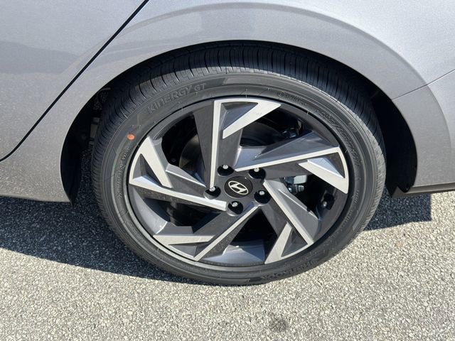 New 2026 Hyundai Elantra Limited image 19