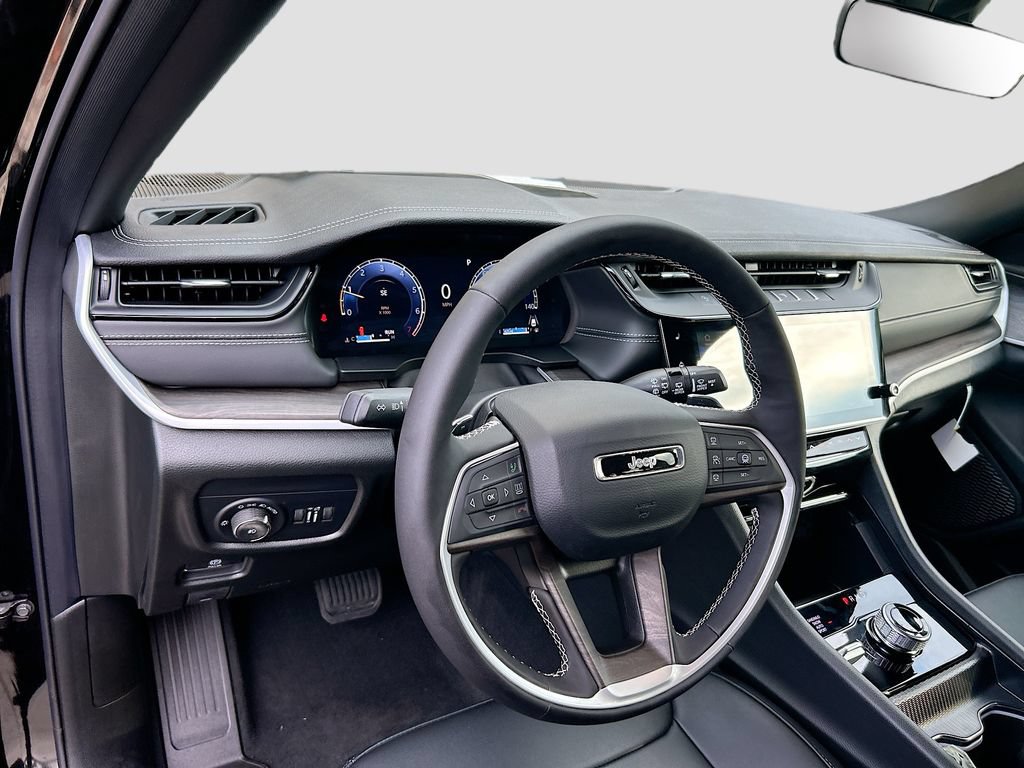 New 2026 Jeep Grand Cherokee L Limited w/ Limited Altitude Package AWD/4WD image 40