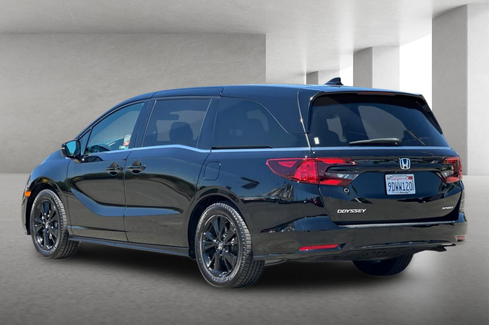 Used 2023 Honda Odyssey Sport image 6