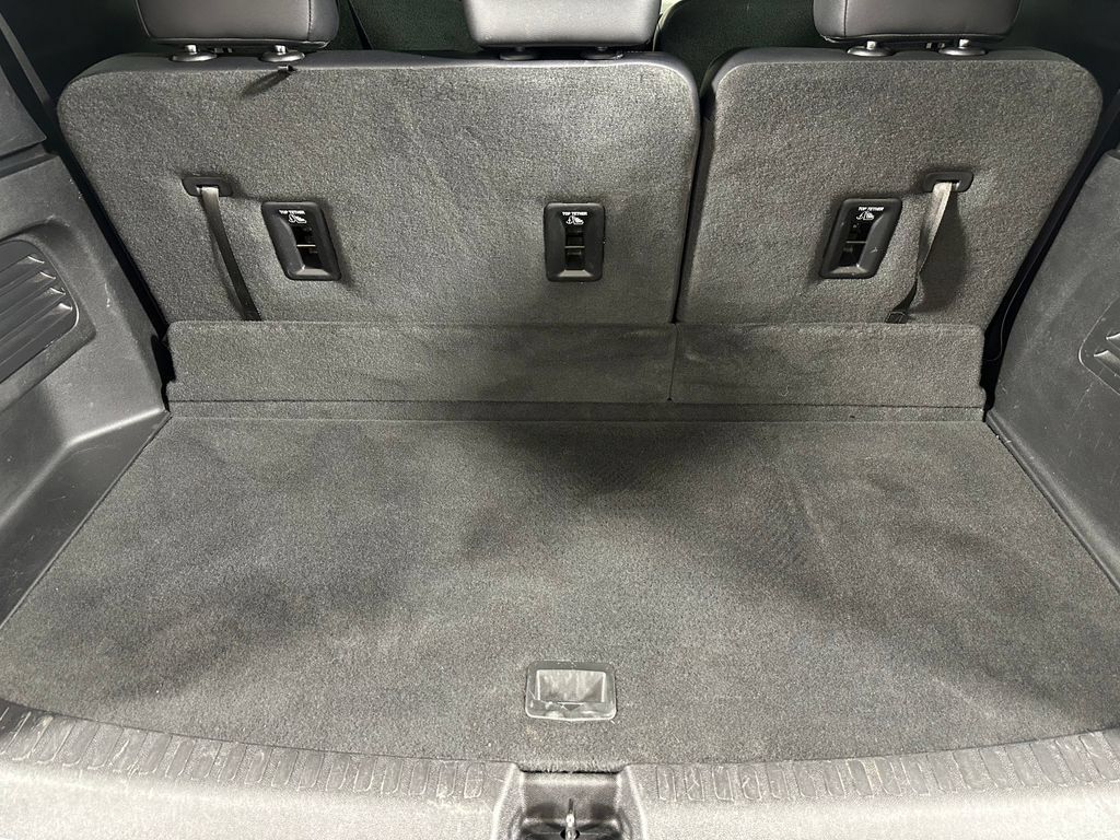 Used 2025 Chevrolet Traverse Z71 w/ LPO, Floor Liner Package AWD/4WD image 30