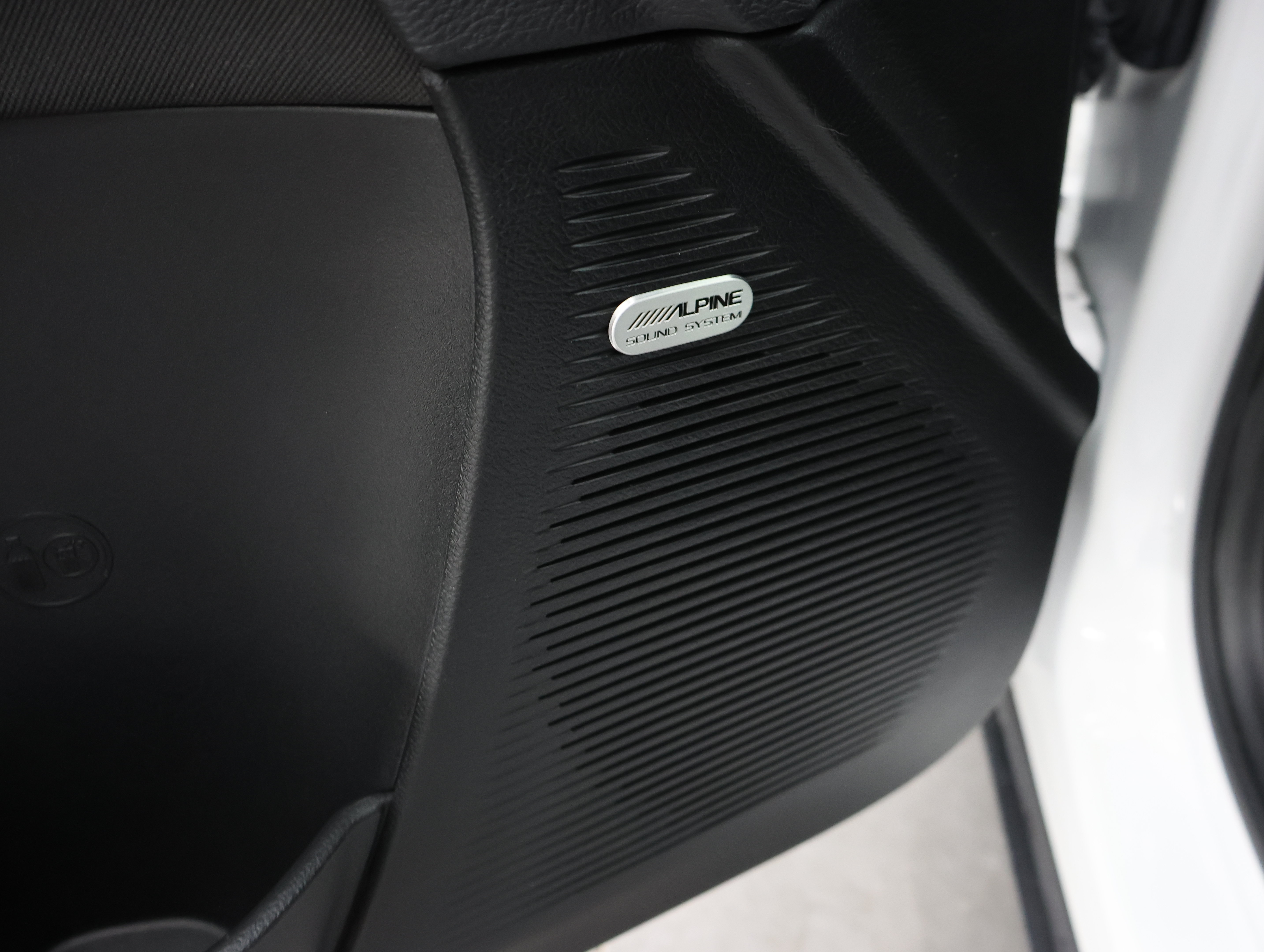Used 2016 Dodge Challenger R/T Scat Pack RWD image 39