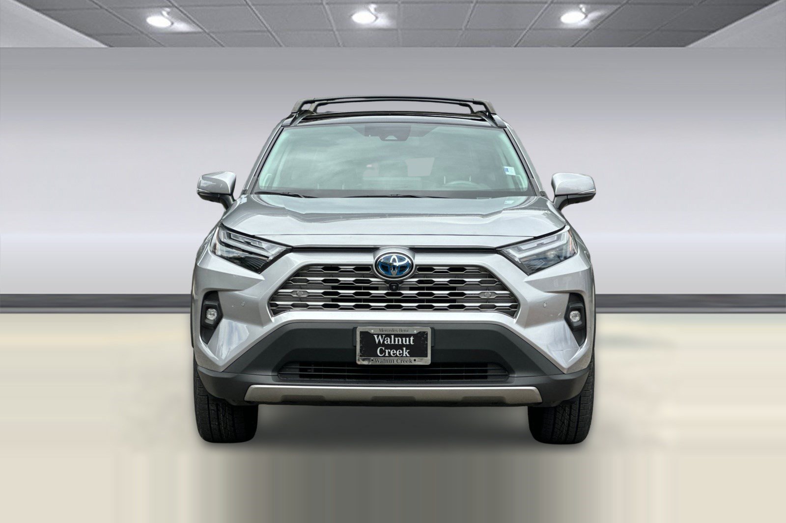 Used 2023 Toyota RAV4 Limited AWD/4WD image 5