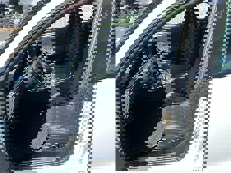 Used 2022 Tesla Model S Plaid image 16