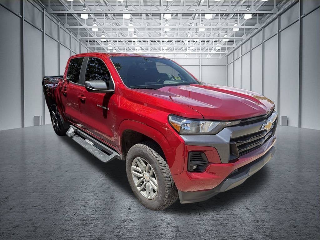 Certified 2024 Chevrolet Colorado LT w/ LT Convenience Package II AWD/4WD image 3
