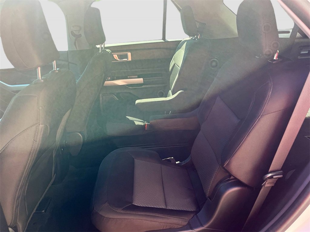 Used 2022 Ford Explorer XLT image 24