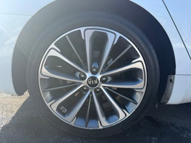 Used 2017 Kia Cadenza Technology image 17