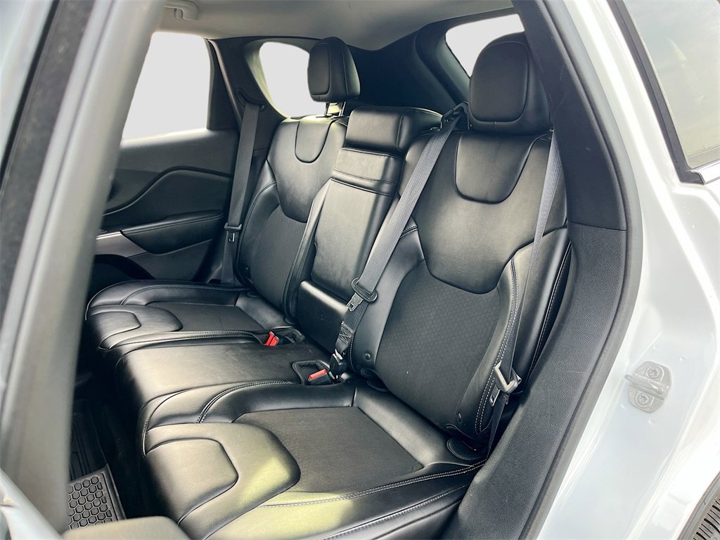 Certified 2019 Jeep Cherokee Latitude Plus image 22