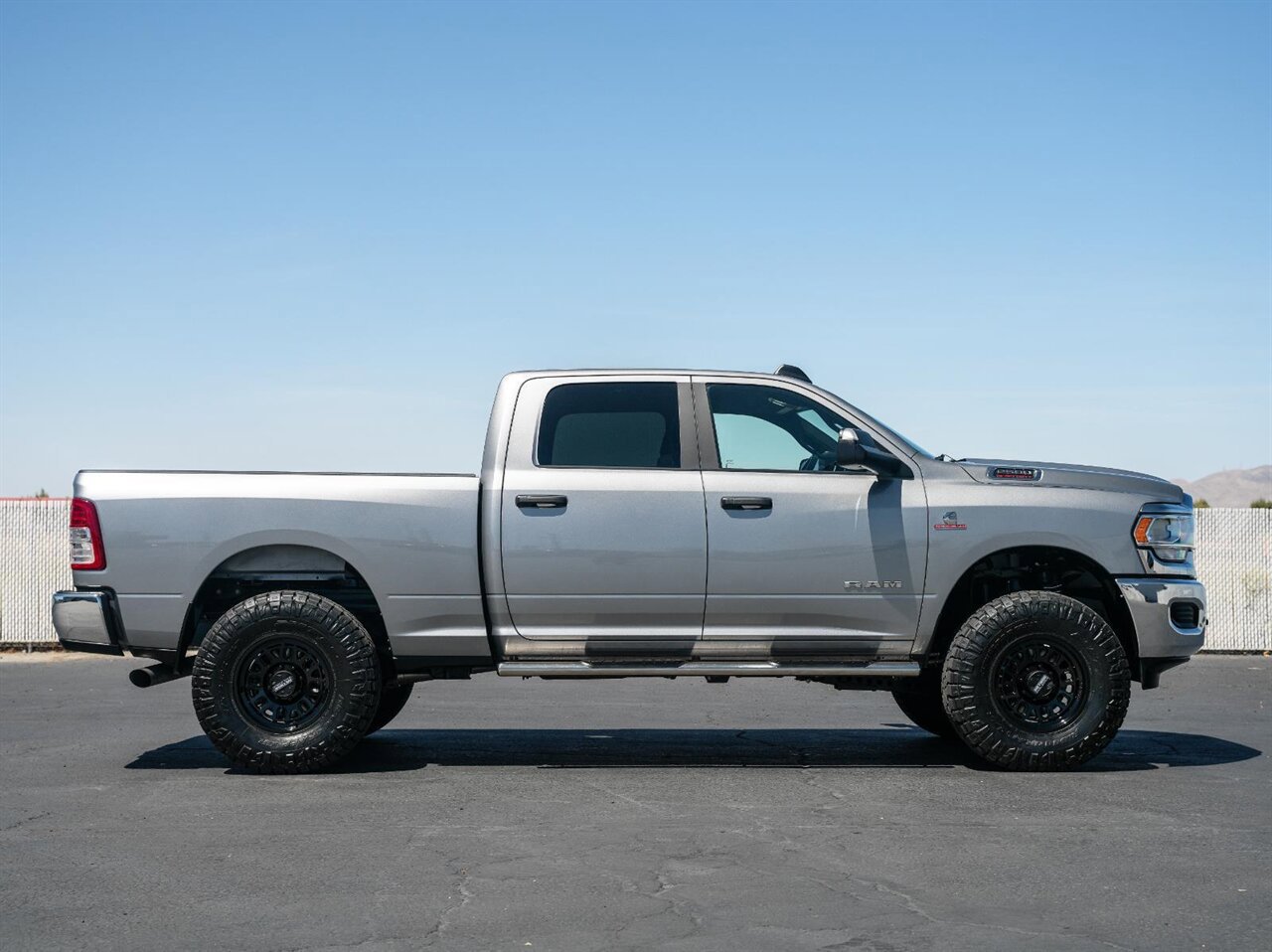 Used 2022 RAM 2500 Big Horn AWD/4WD image 5