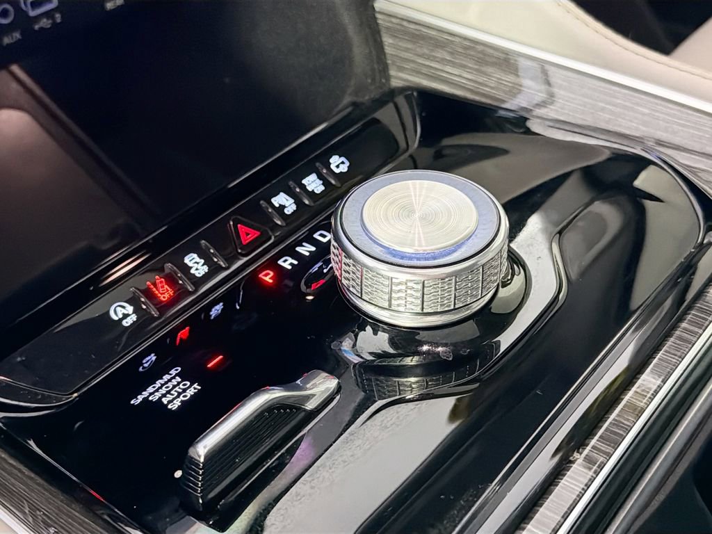 Used 2022 Jeep Wagoneer Series II w/ Premium Group I image 17