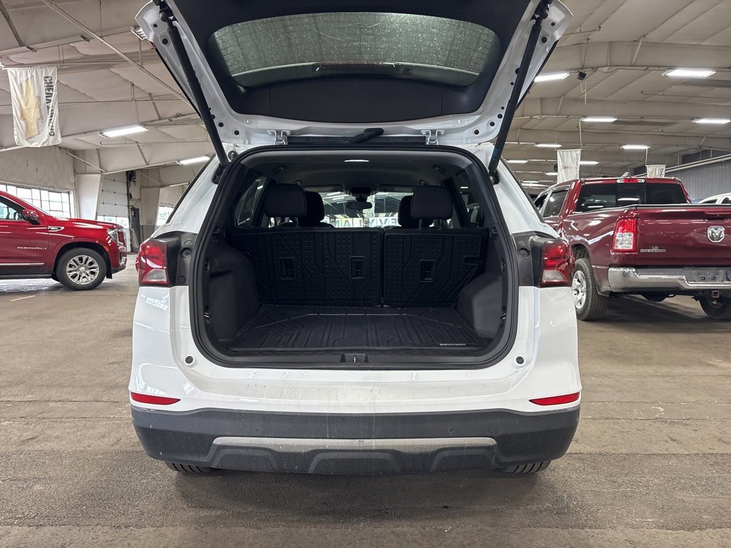 Certified 2024 Chevrolet Equinox LT w/ LPO, Floor Liner Package image 5