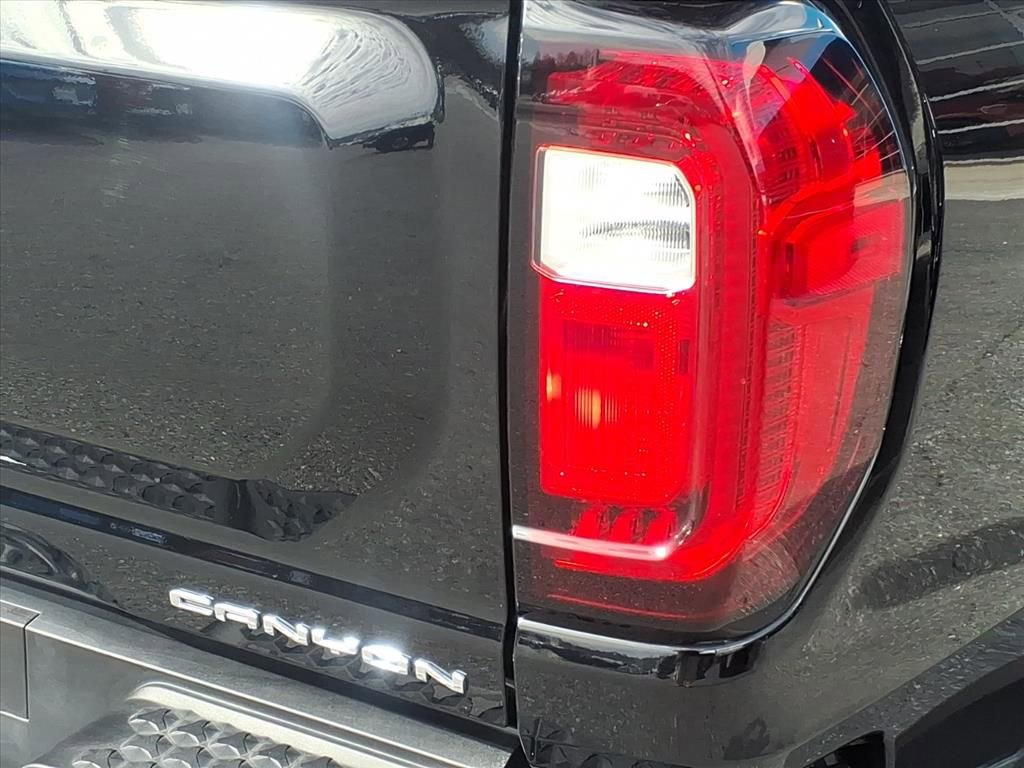 Certified 2024 GMC Canyon Denali image 8