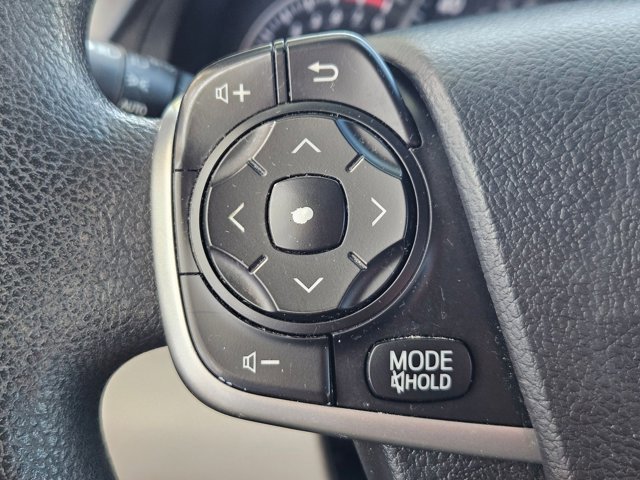 Used 2014 Toyota Camry LE image 11