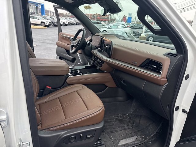 Used 2025 Chevrolet Tahoe High Country image 16