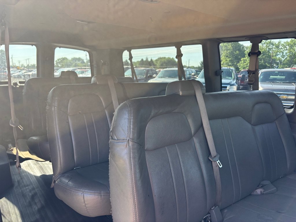 Used 2016 Chevrolet Express 3500 LS RWD image 12