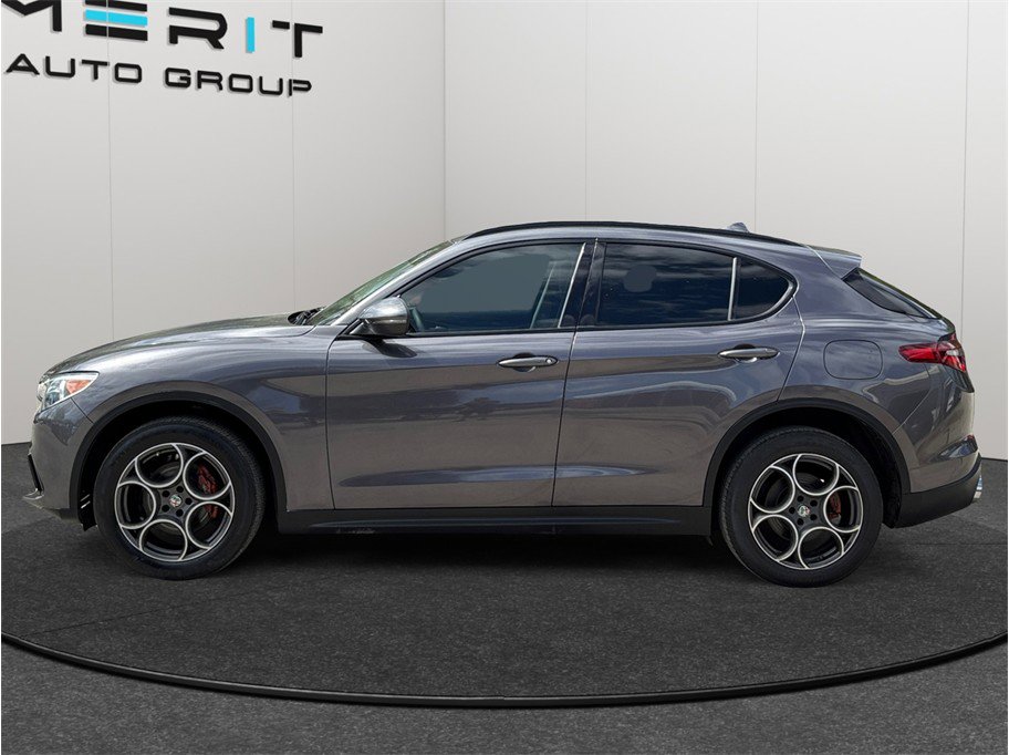 Used 2018 Alfa Romeo Stelvio Sport w/ Quick Order Package 22J Sport AWD/4WD image 5