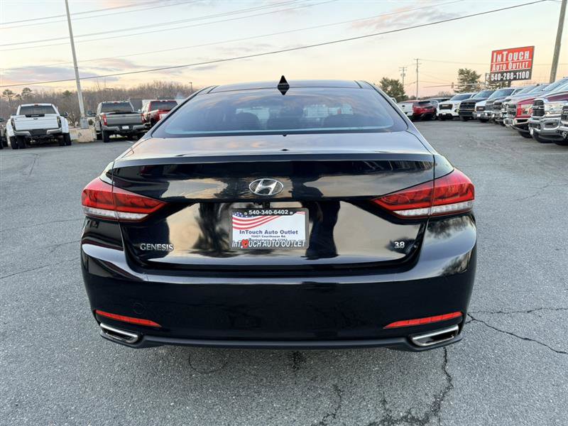 Used 2015 Hyundai Genesis 3.8 w/ Option Group 02 RWD image 5