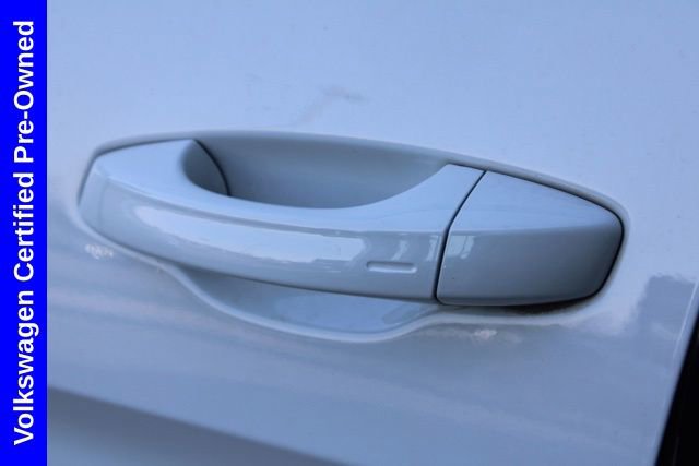 Used 2025 Volkswagen Atlas Cross Sport SE w/ Panoramic Sunroof Package image 16