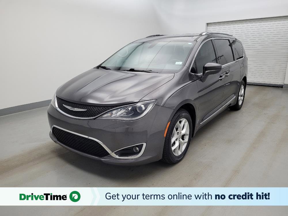 Used 2017 Chrysler Pacifica Touring-L Plus FWD image 1