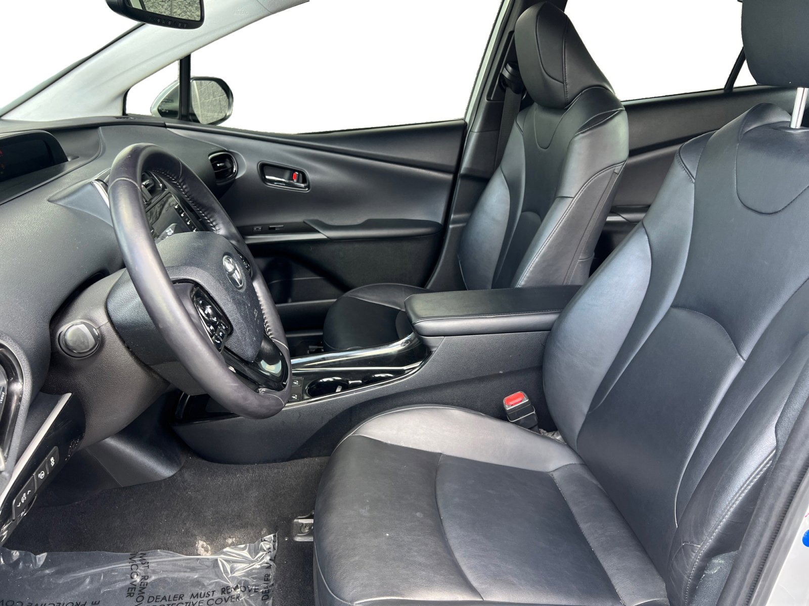 Used 2022 Toyota Prius XLE FWD image 9