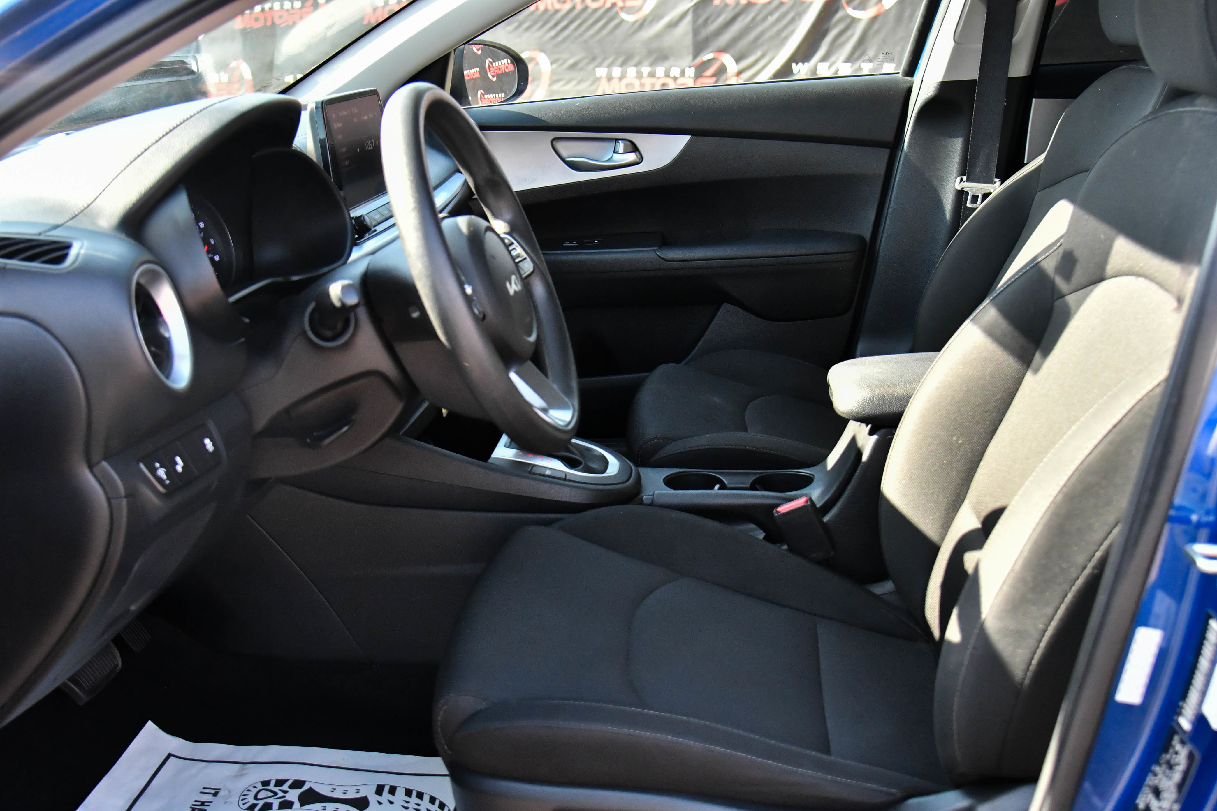 Used 2024 Kia Forte LXS w/ LXS Technology Package FWD image 17