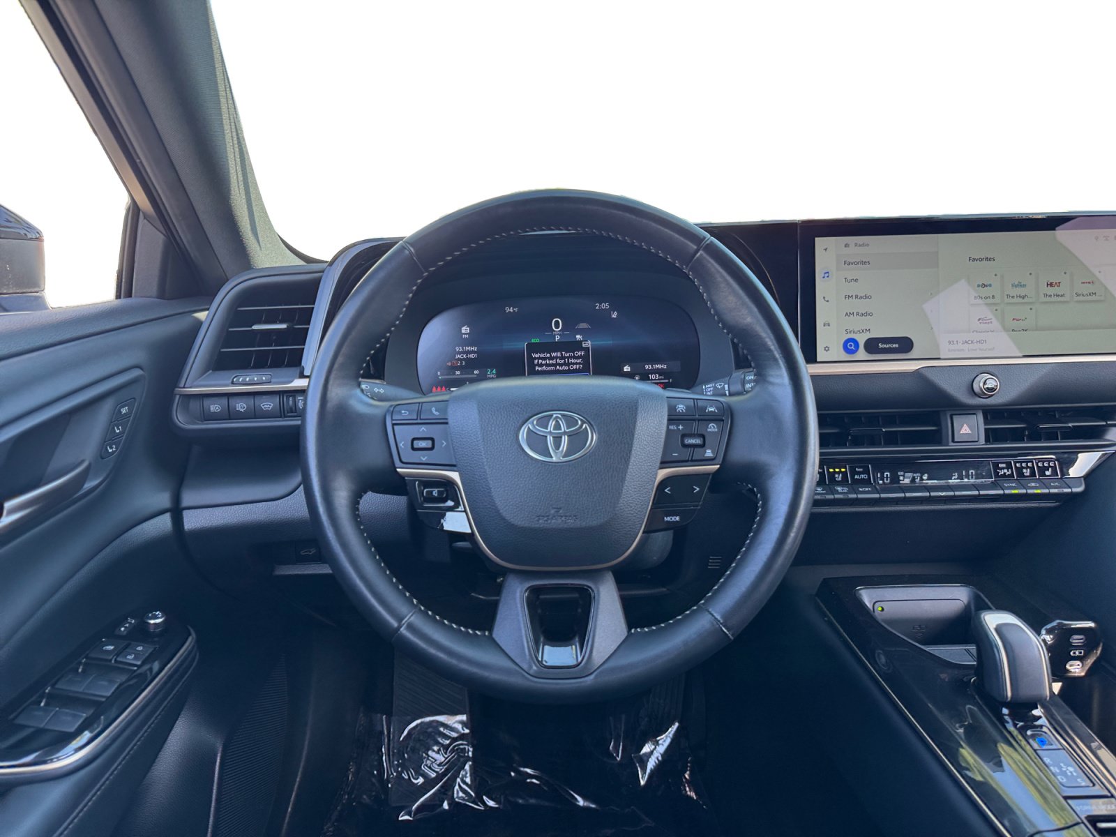 Used 2025 Toyota Crown Signia AWD/4WD image 12