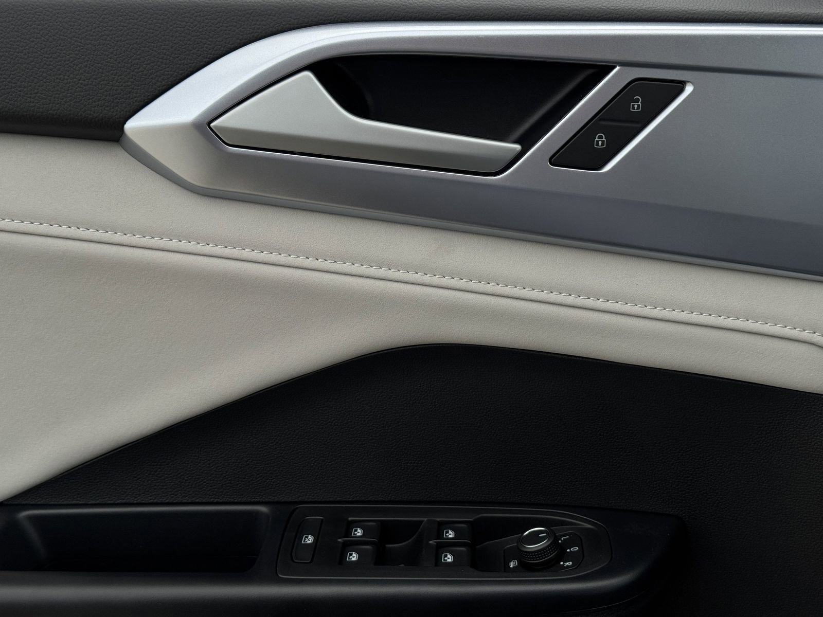 New 2026 Volkswagen Taos SE FWD image 24