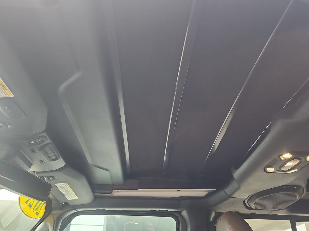 Used 2021 Jeep Wrangler Unlimited Sahara AWD/4WD image 19