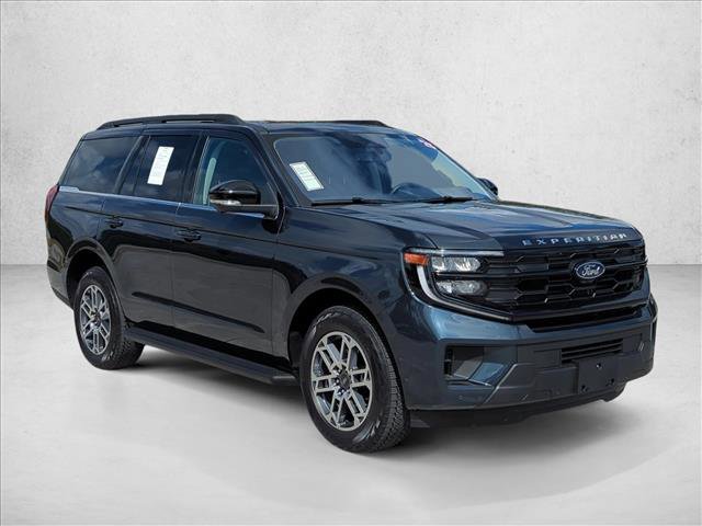 Used 2025 Ford Expedition Active image 3