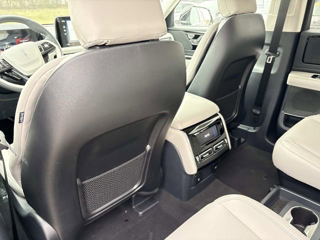 New 2026 Lincoln Aviator AWD image 17