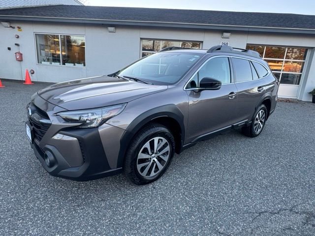 Used 2023 Subaru Outback Premium image 7