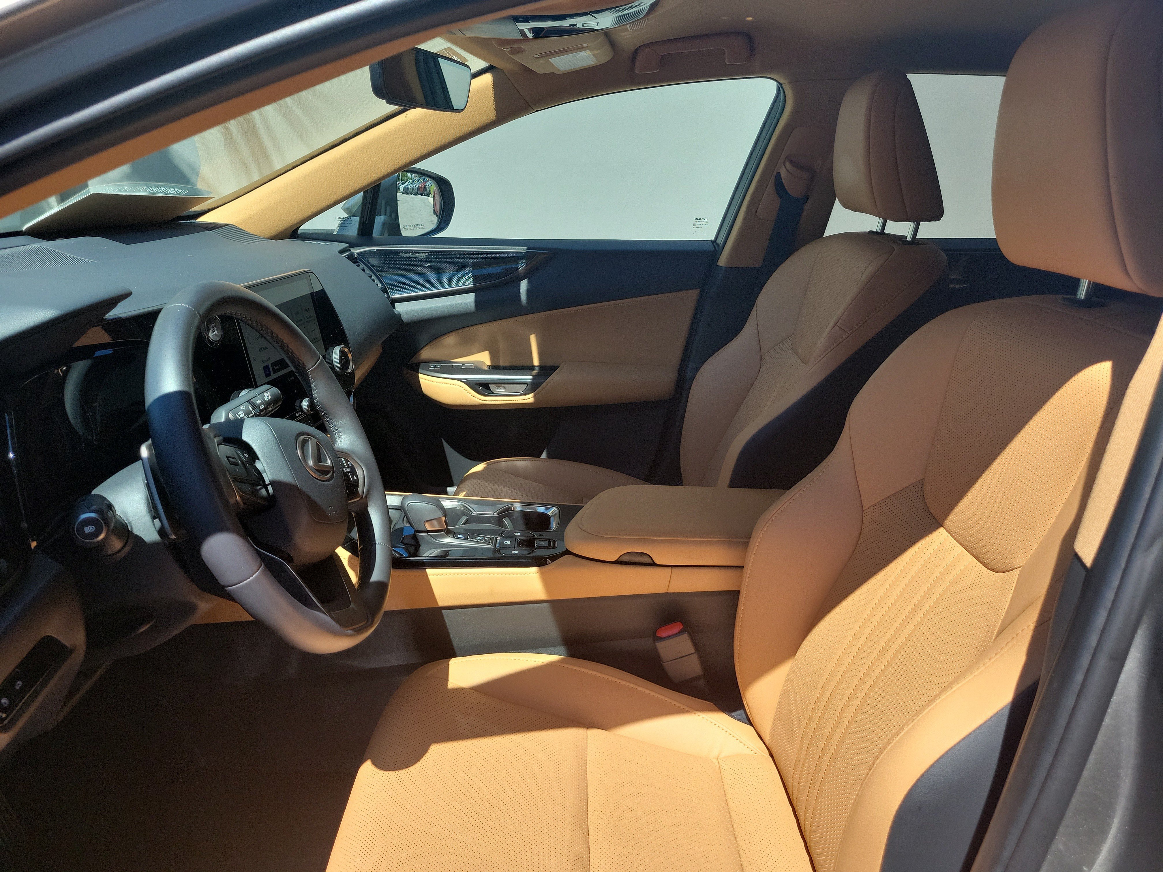Used 2025 Lexus NX 250 FWD w/ Accessory Package (K3) image 22