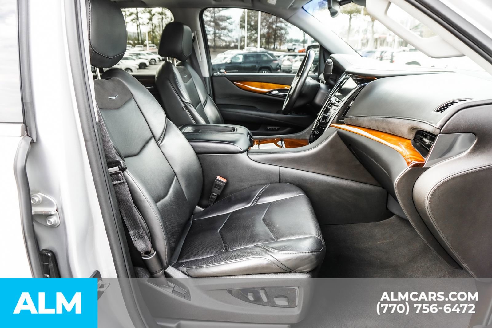 Used 2016 Cadillac Escalade Luxury image 24