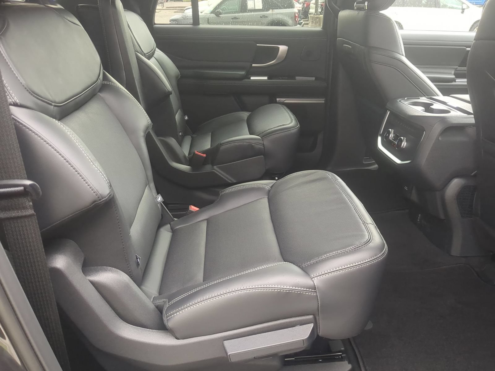 New 2027 Ford Expedition Max Platinum w/ Stealth Performance Package AWD/4WD image 36