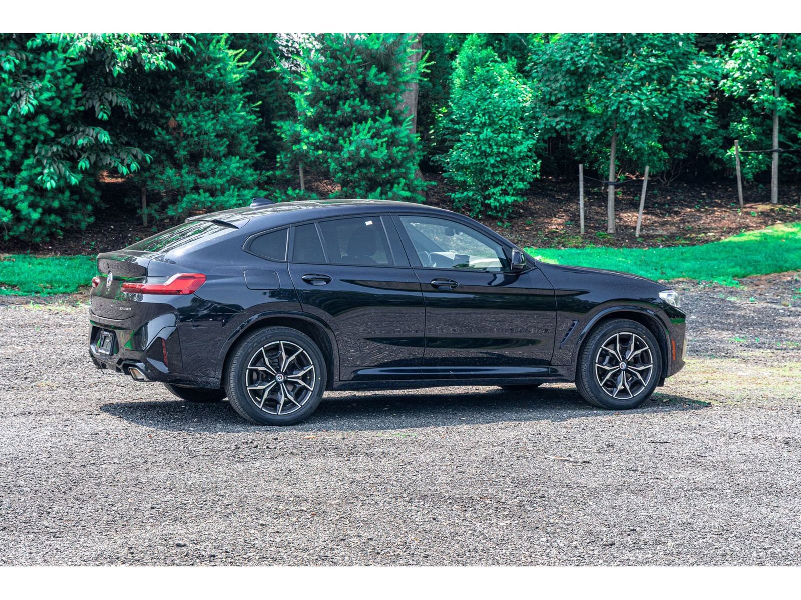 Used 2022 BMW X4 xDrive30i w/ M Sport Package 2 image 9
