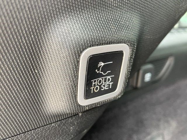 Certified 2022 Jeep Grand Cherokee Overland w/ Advanced Protech Group III AWD/4WD image 29