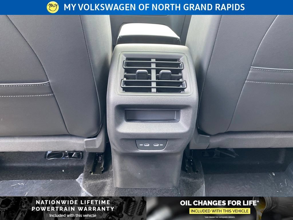 New 2026 Volkswagen Tiguan SE AWD/4WD image 17