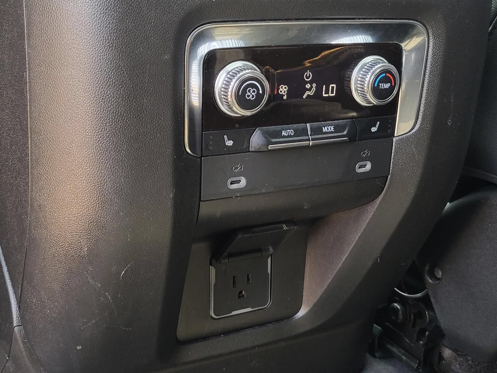 Used 2023 GMC Yukon AT4 w/ AT4 Premium Package AWD/4WD image 16
