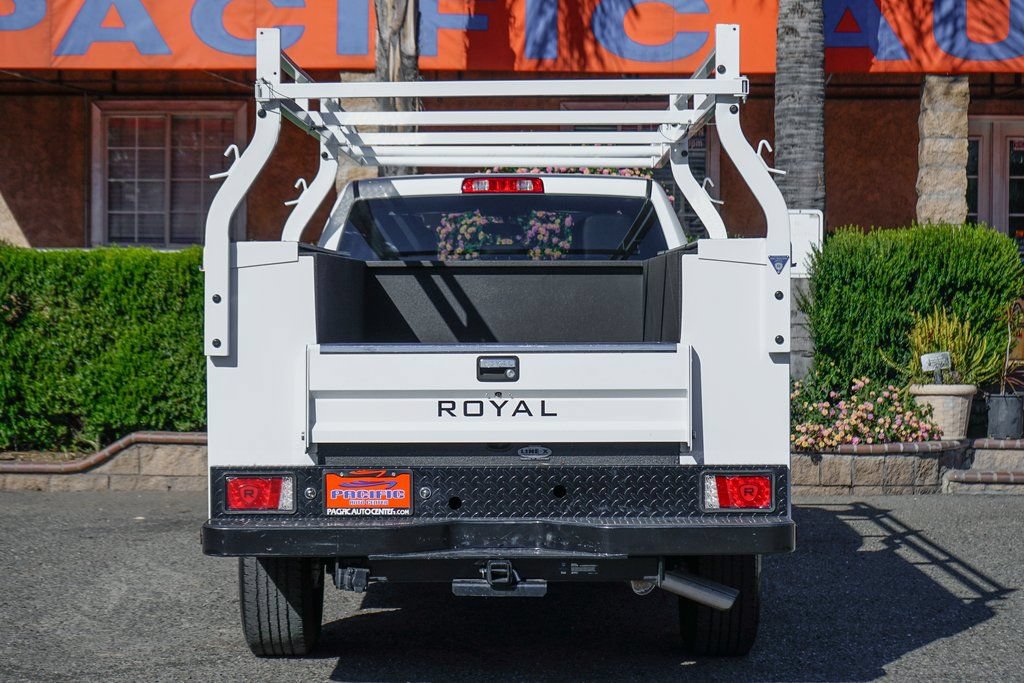 Used 2024 RAM 2500 Tradesman w/ Chrome Appearance Group RWD image 7