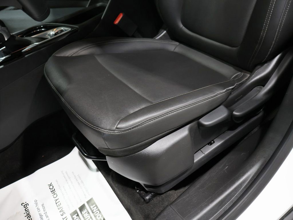 Used 2024 Buick Encore GX Sport Touring image 12