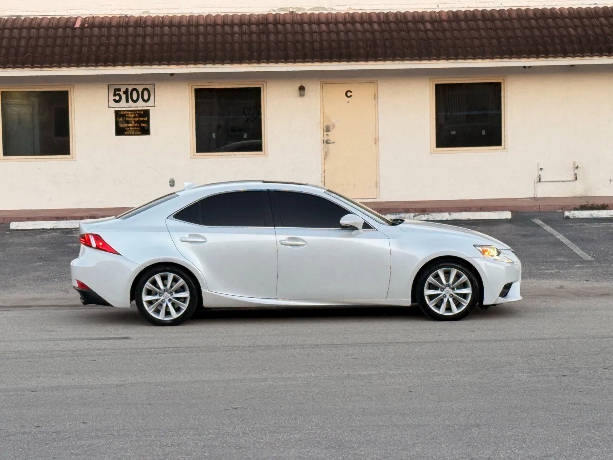 Used 2016 Lexus IS 200t image 8