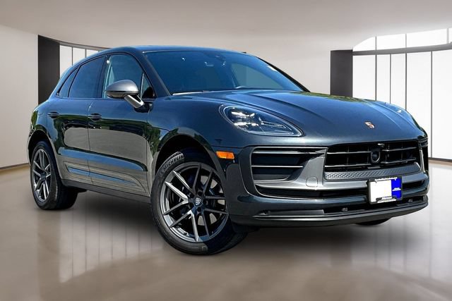 Used 2026 Porsche Macan AWD/4WD image 3