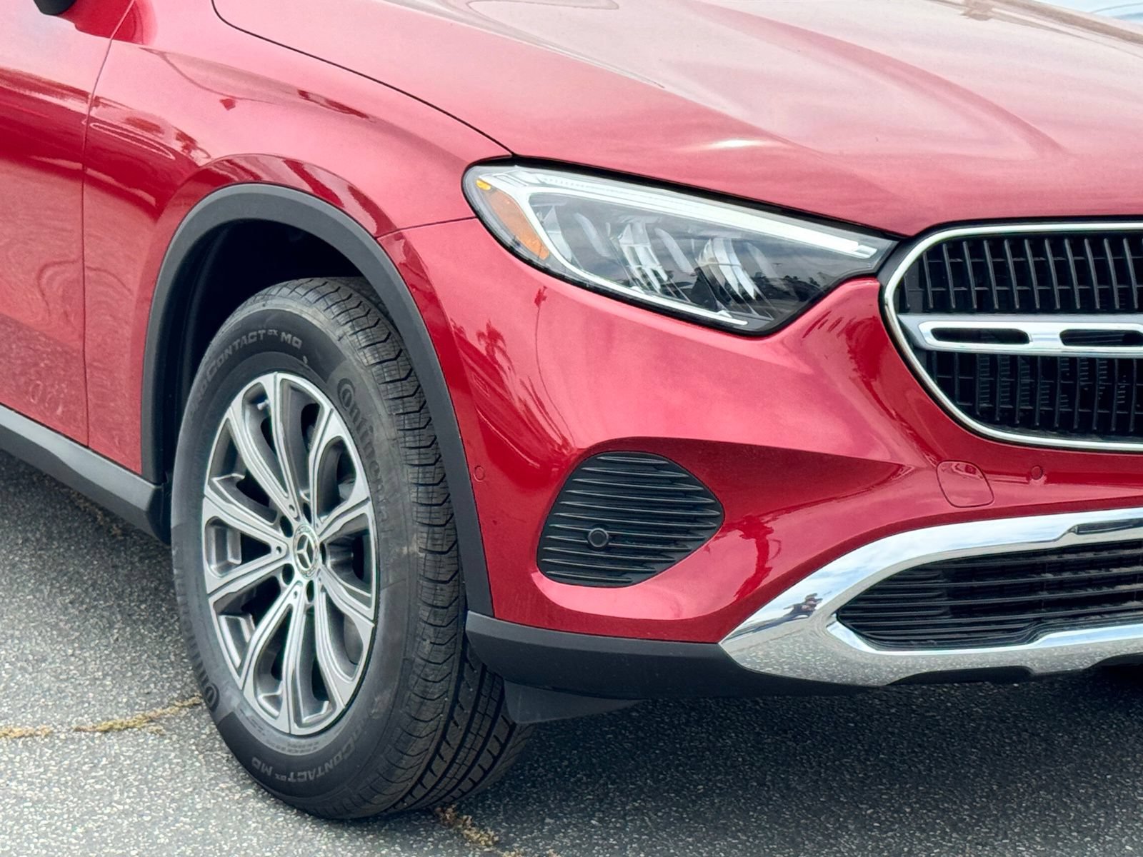Used 2025 Mercedes-Benz GLC 300 4MATIC image 4
